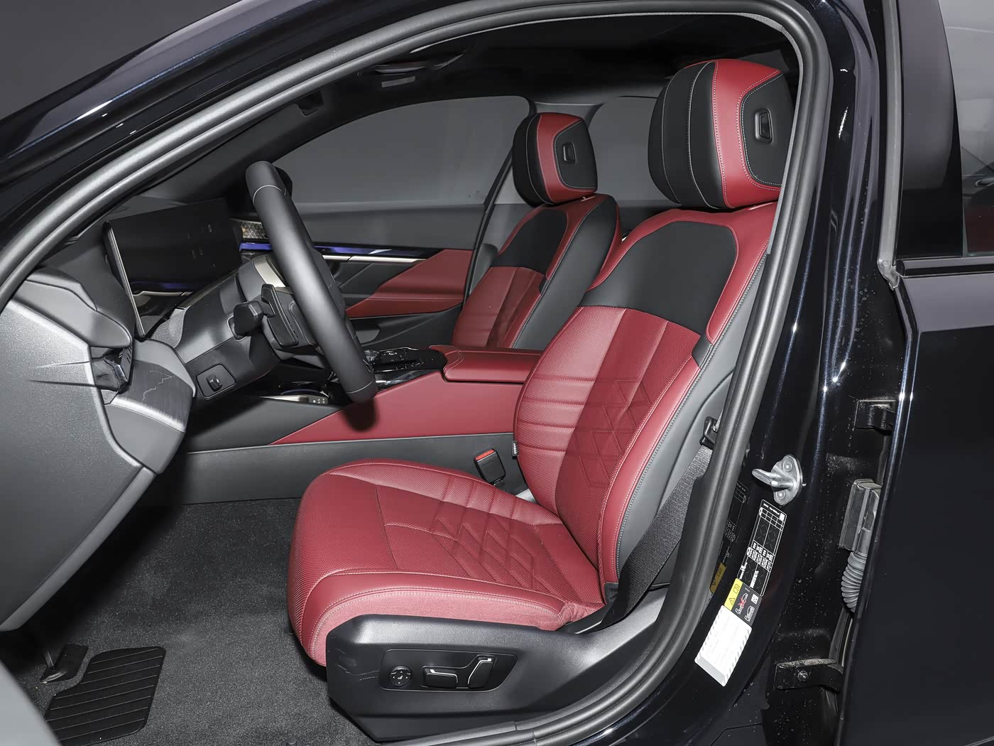 1400x1050_autohomecar__ChxpVmide4KAZ0PWACMpwn_aY7U009