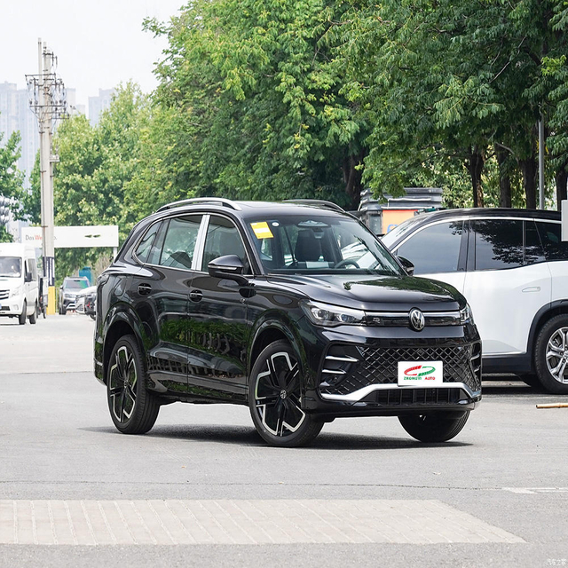 Wholesale VW Tiguan L Pro Gasoline Car Adult Car 5 Door 5 Seat SUV 2024 Pro 330TSI 2WD Smart Travel Cheap Edition car vehicle
