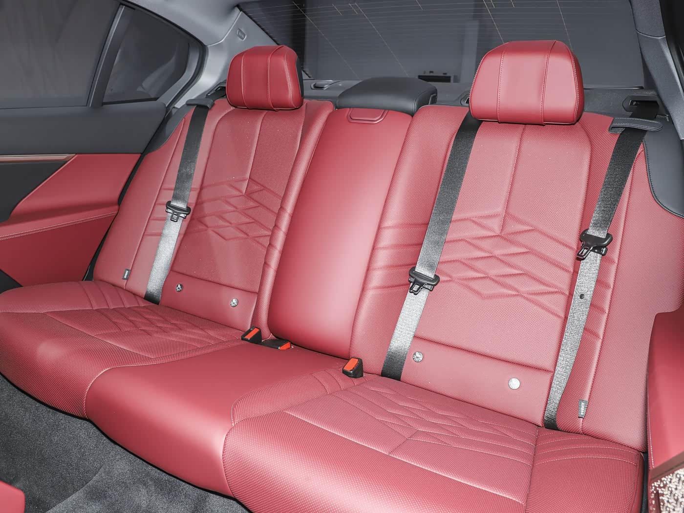 1400x1050_autohomecar__ChxpVmide4qAFv65ADDdQf4l_fE043